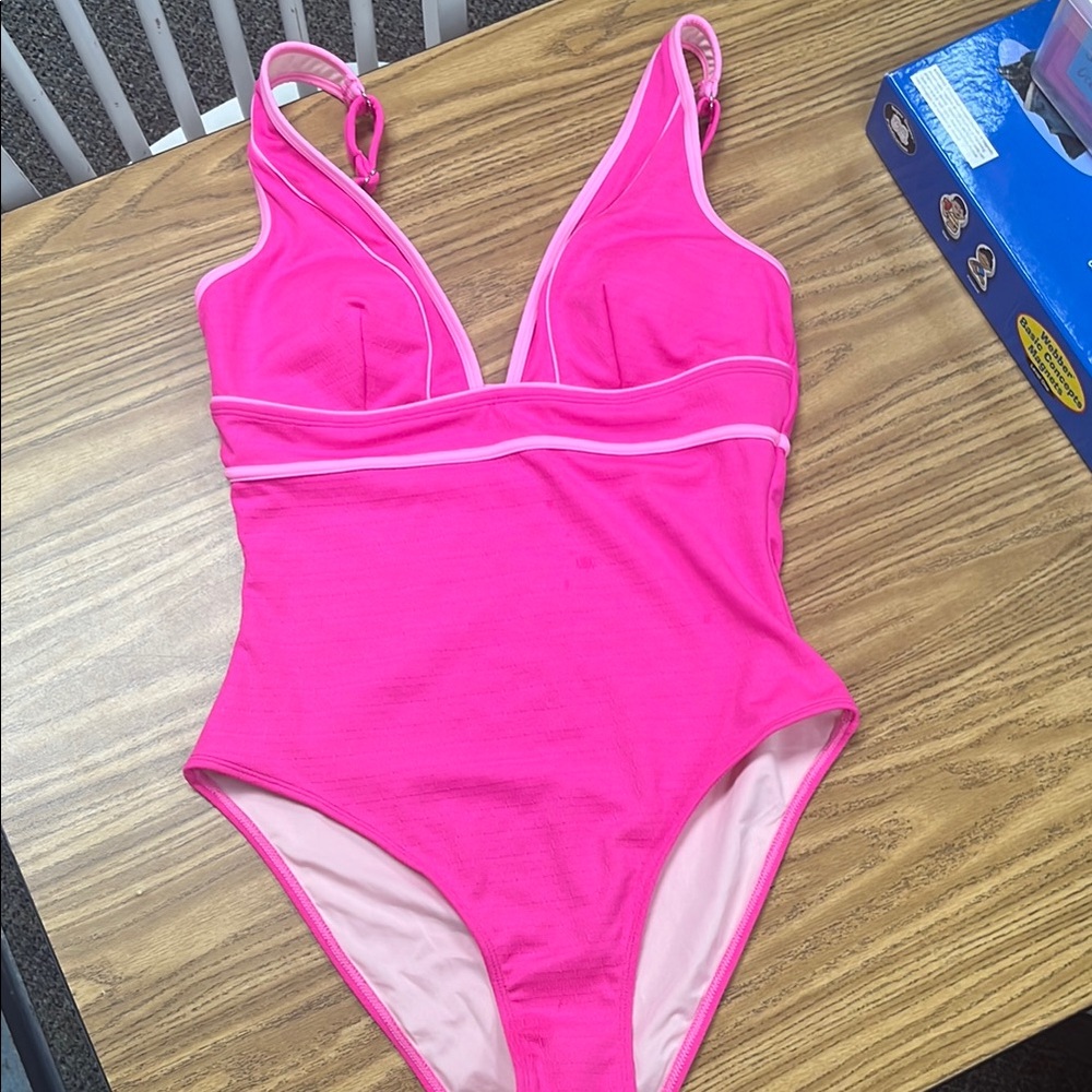 Brand new with tags CUPSHE Women’s Pink One Piece Swimsuit